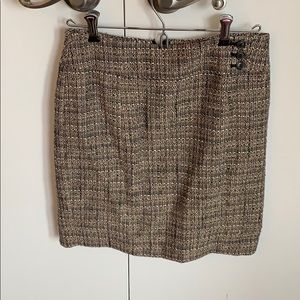 Neutral Ann Taylor skirt